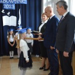 Powiększ zdjęcie Ślubowanie pierwszoklasistów w Szkole Podstawowej w Ostrówku